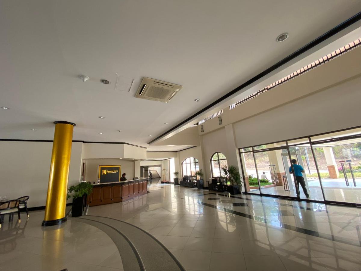 Plaza Del Norte Hotel And Convention Center ลาวัก ภายนอก รูปภาพ