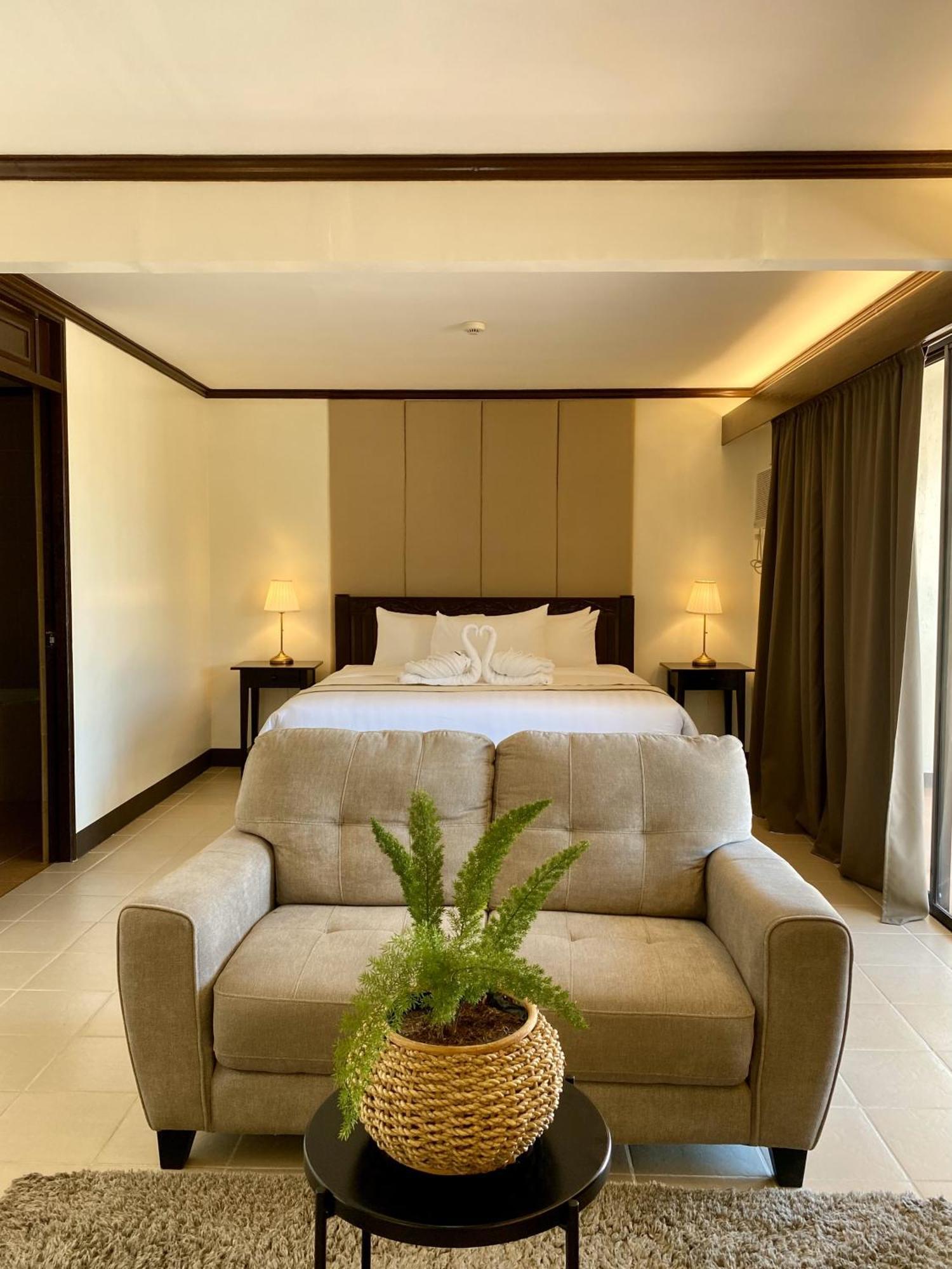 Plaza Del Norte Hotel And Convention Center ลาวัก ภายนอก รูปภาพ