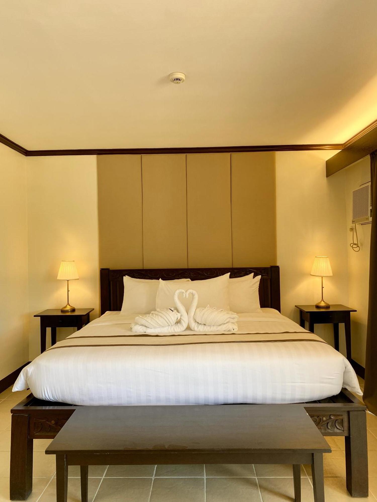 Plaza Del Norte Hotel And Convention Center ลาวัก ภายนอก รูปภาพ