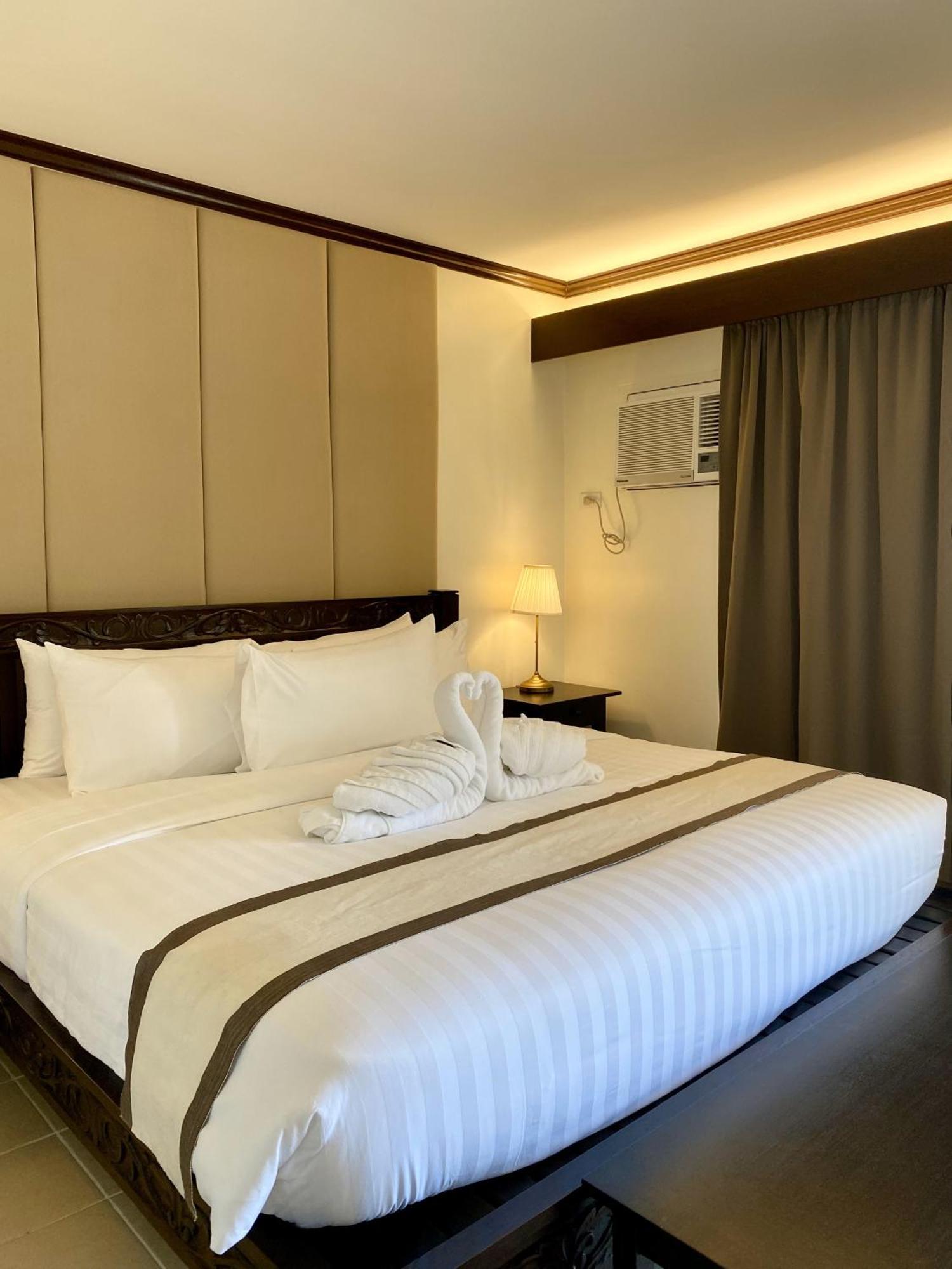 Plaza Del Norte Hotel And Convention Center ลาวัก ภายนอก รูปภาพ
