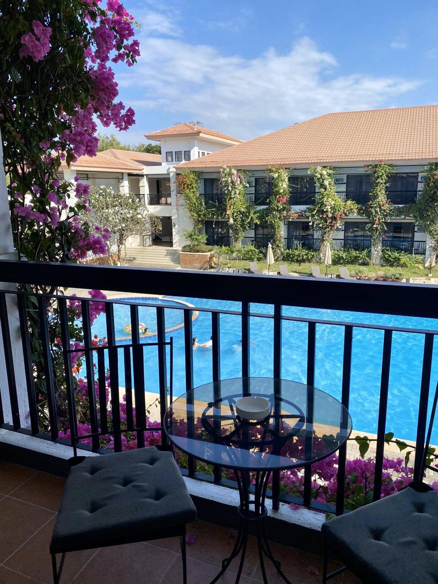 Plaza Del Norte Hotel And Convention Center ลาวัก ภายนอก รูปภาพ