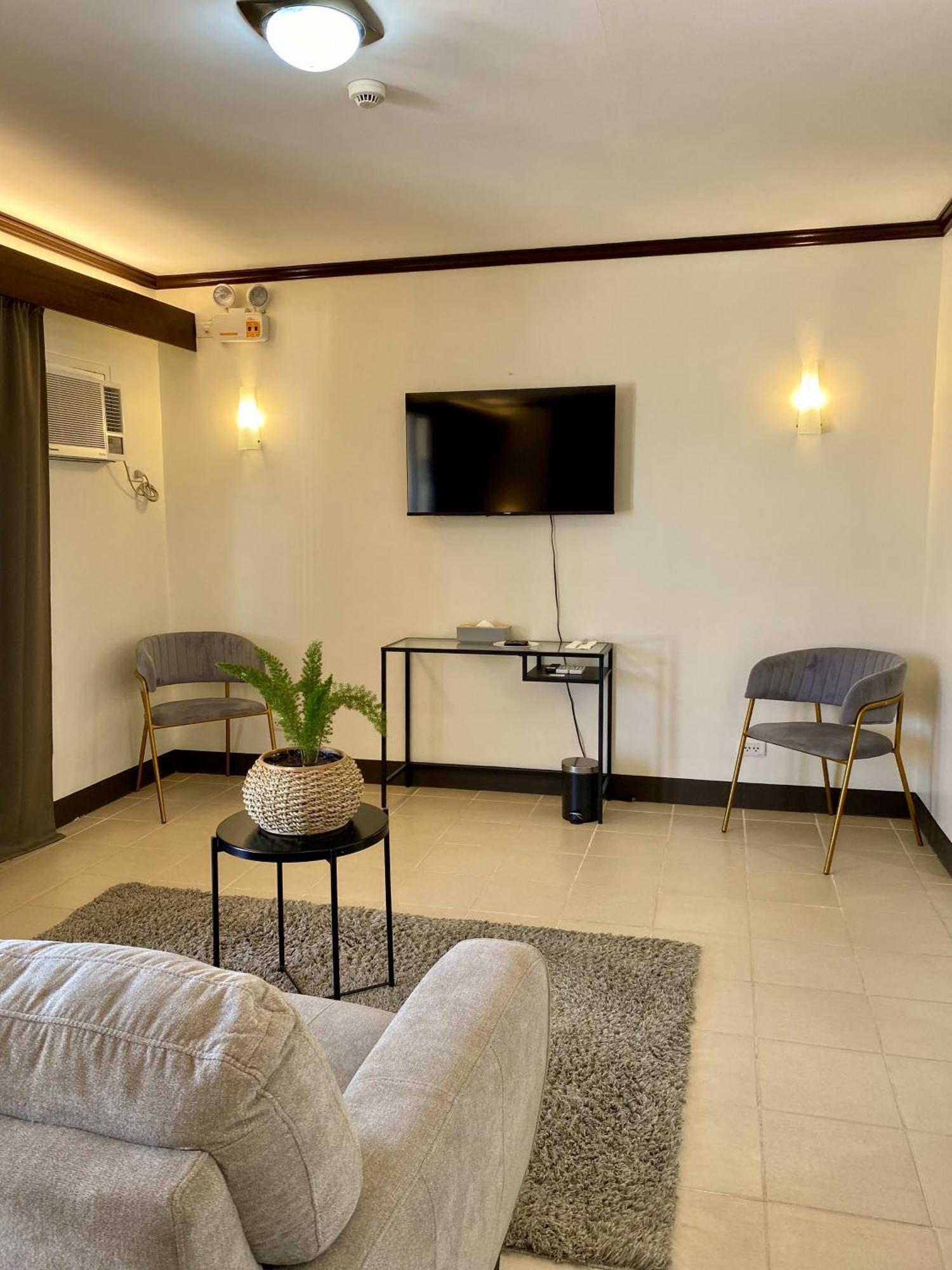 Plaza Del Norte Hotel And Convention Center ลาวัก ภายนอก รูปภาพ